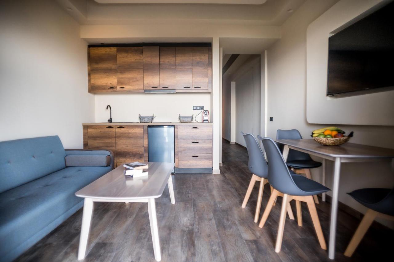 Seven Keys Luxury Suites 아킬레이온 외부 사진
