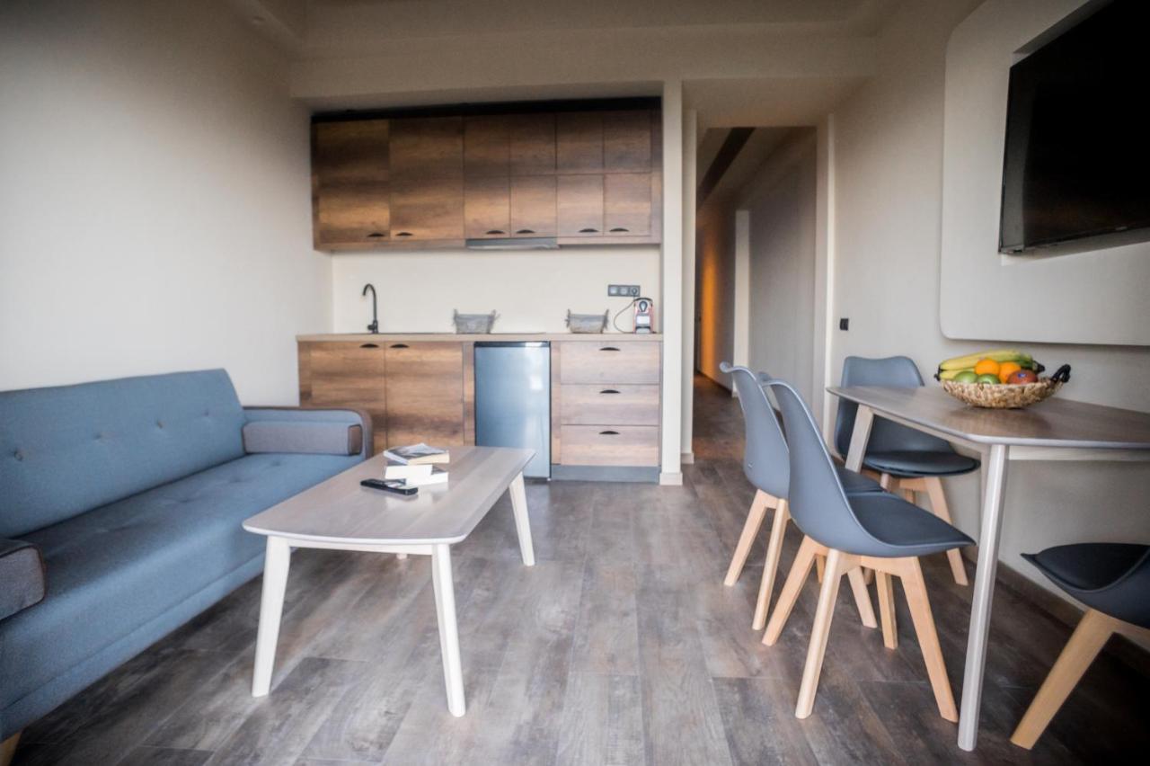 Seven Keys Luxury Suites 아킬레이온 외부 사진